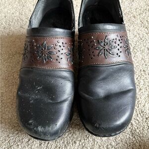 Ariat Black and Brown Leather Mules with Decorative Band